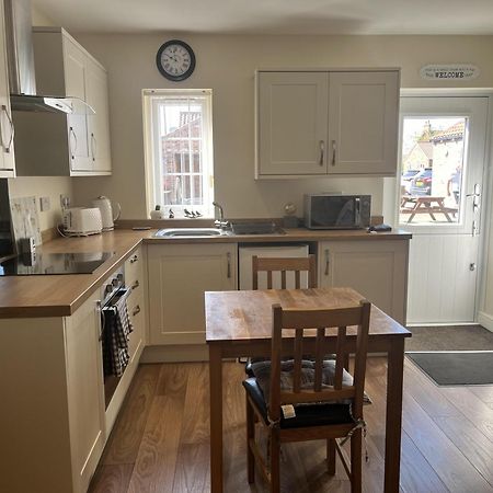 Cosy Village Location - One Bedroom Barn Barmston Extérieur photo